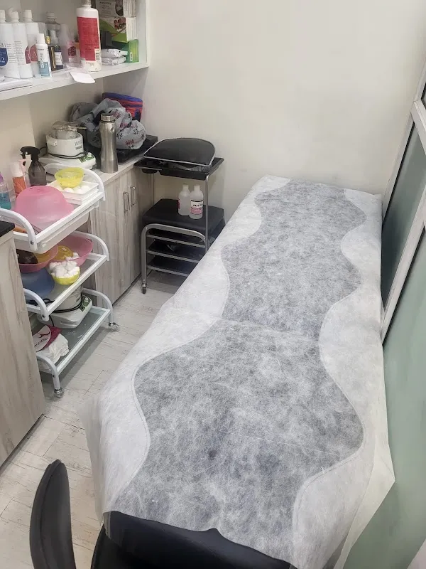 Mesmerize Beauty Salon And Academy (Ladies Salon)