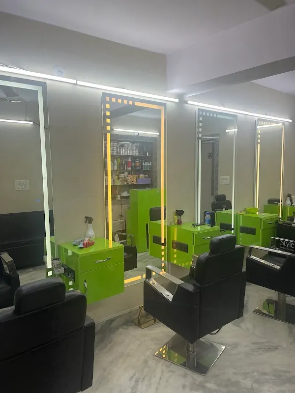 Studio 27 Salon & Academy-Best Salon In Keshav Puram.