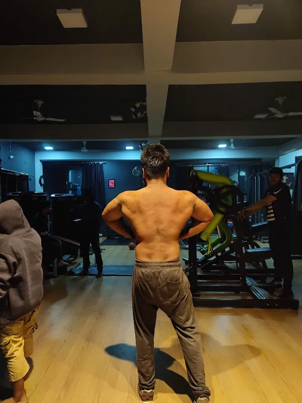 STRONG HOUSE GYM