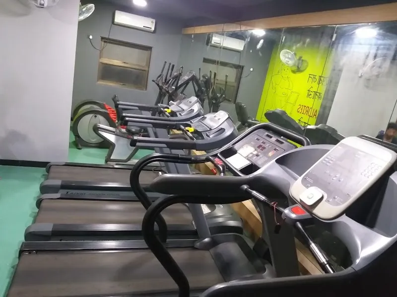 Sandy's Fitness Care (Gymnasium)