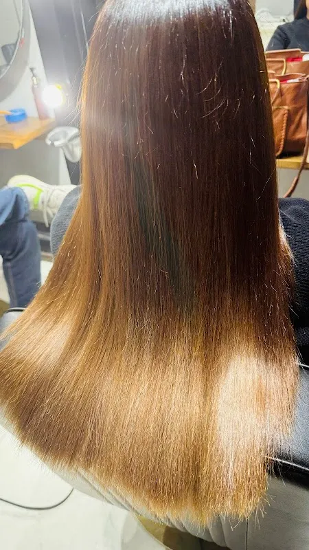 Looks Salon, Malviya Nagar, Shivalik, New Delhi