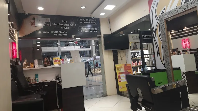 Jawed Habib Hair & Beauty Himalaya Mall