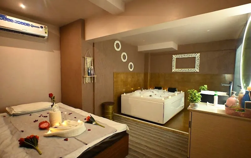 TEENA-DAY OUTCALL NIGHT SPA.