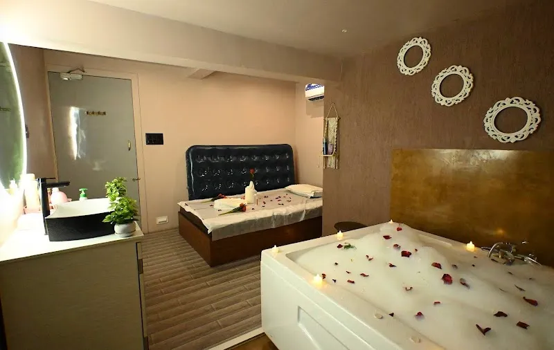 TEENA-DAY OUTCALL NIGHT SPA.