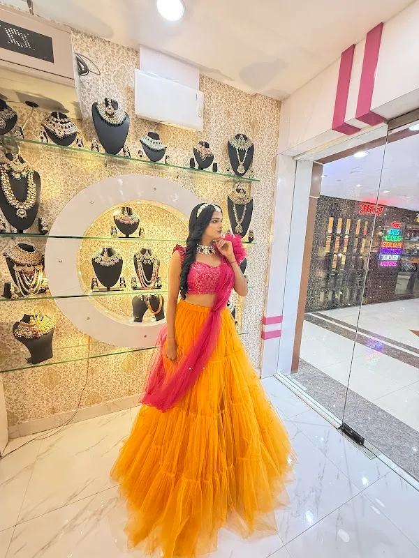 Vogue & Vibes Salon I Best Unisex Salon in Bhubaneswar
