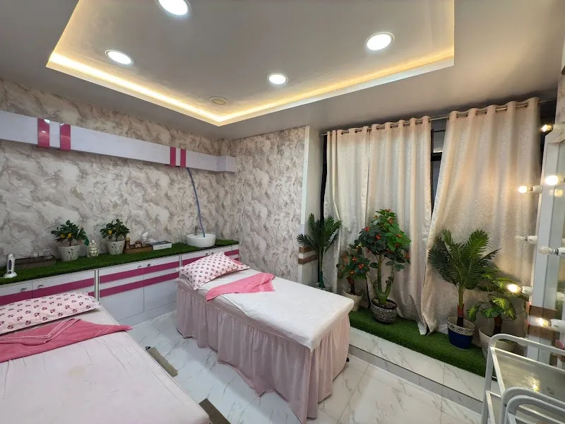 Vogue & Vibes Salon I Best Unisex Salon in Bhubaneswar
