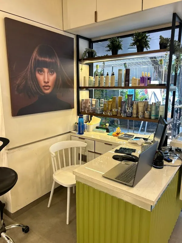 BBLUNT Salon - Peddar Road, Mumbai