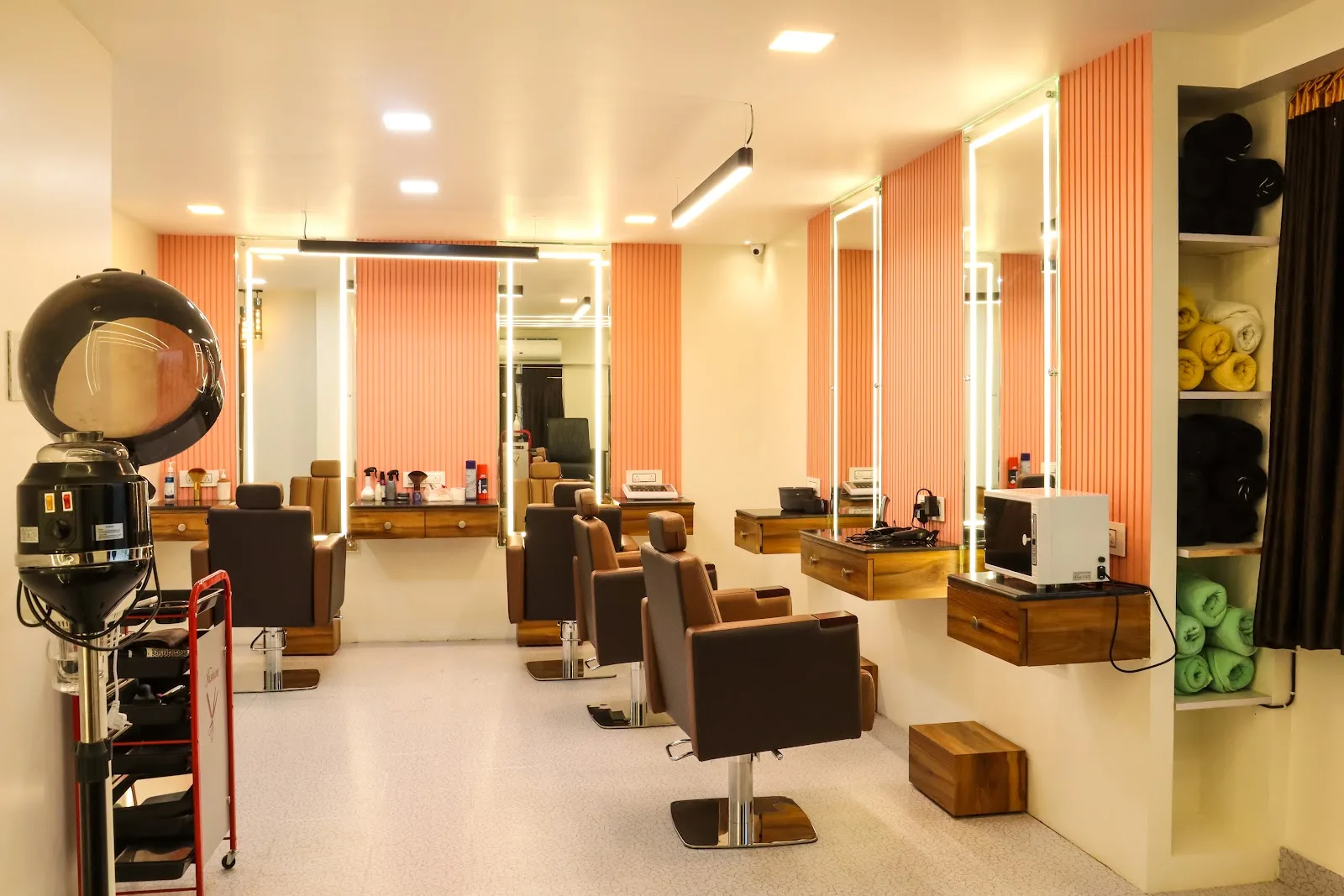 LOOK ME unisex beauty salon