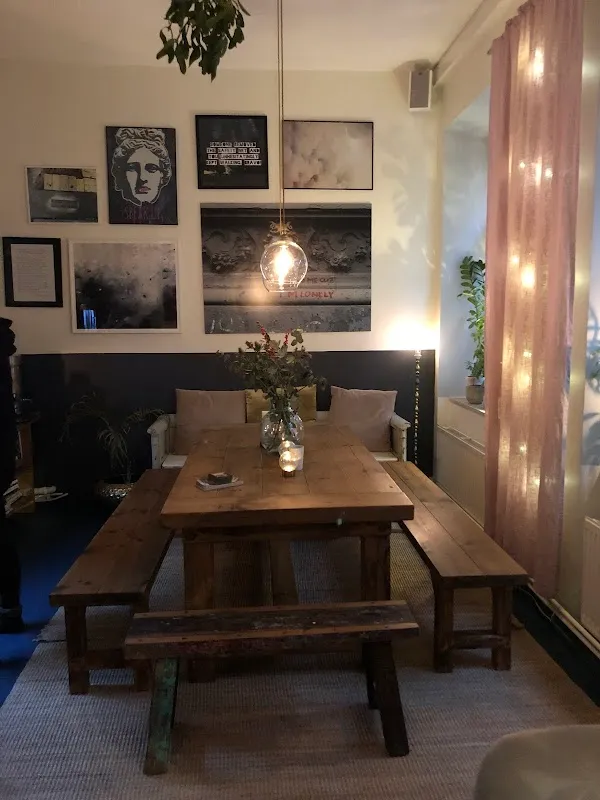 Urban OM - Center for inner growth & yoga studio