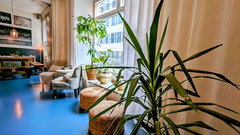 Urban OM - Center for inner growth & yoga studio