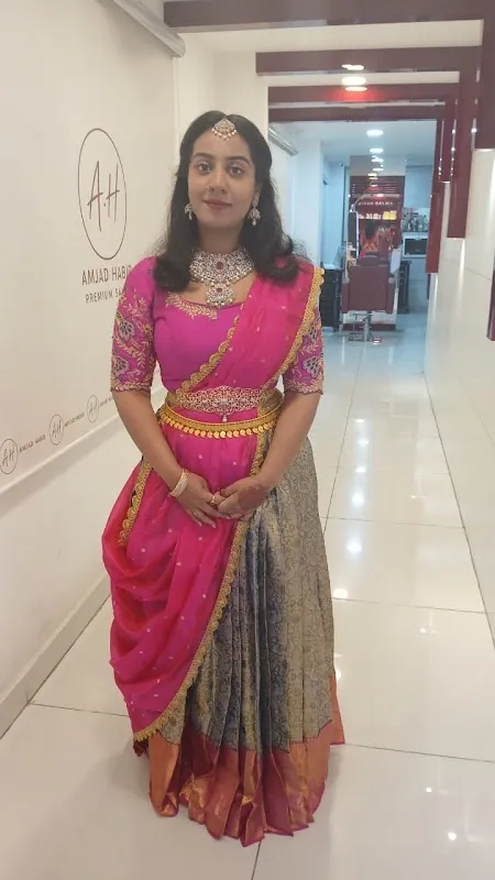 Amjad Habib Hair & Beauty Premium Salon, Gurunanakcolony