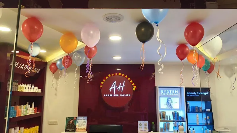 Amjad Habib Hair & Beauty Premium Salon, Gurunanakcolony