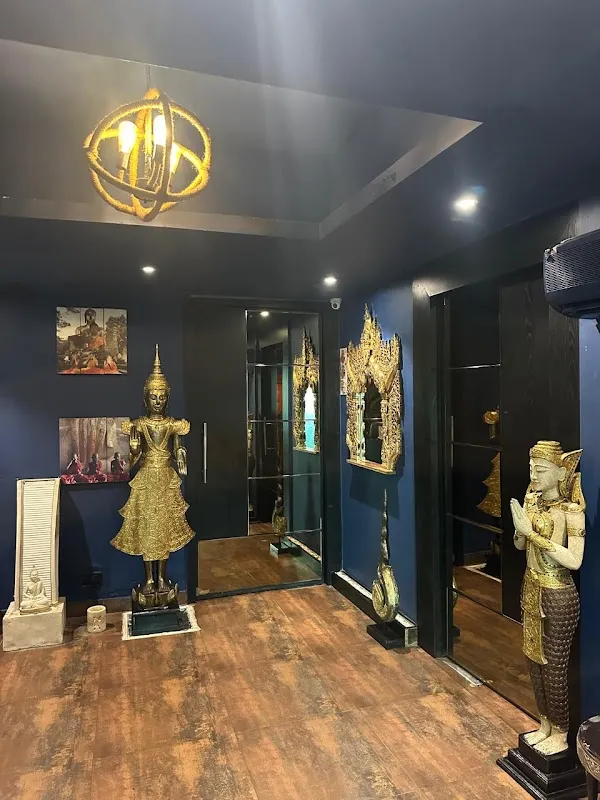 Eden spa Hazratganj