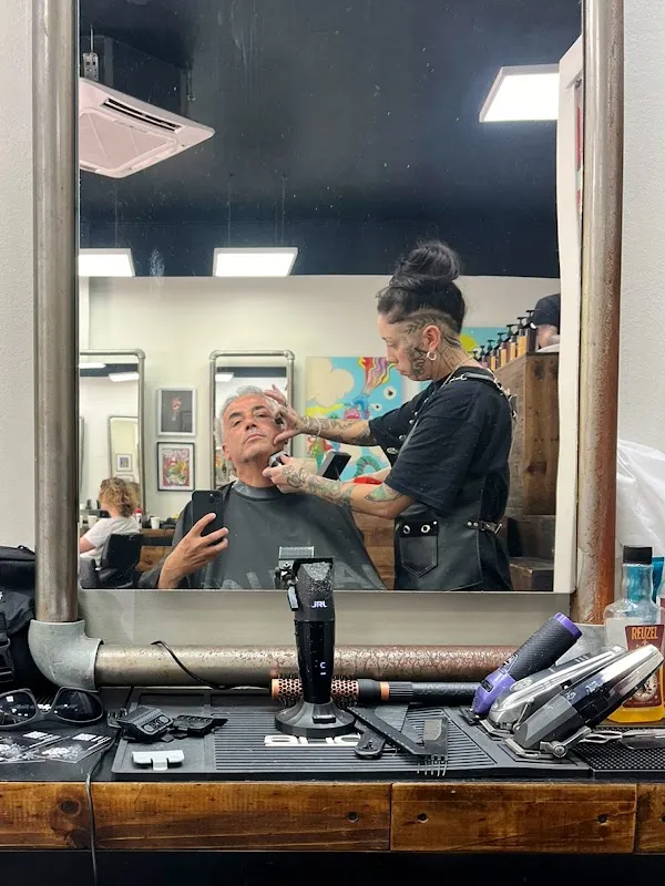 SALOON2