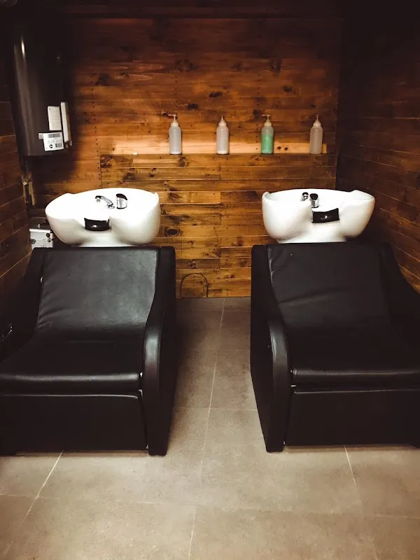 SALOON2