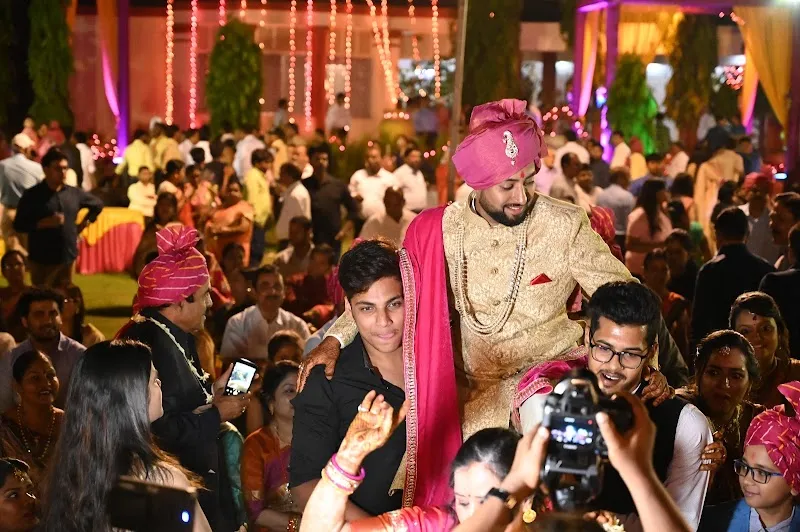 Let’s Click photography ( Wedding Photography, Family Photography, Drone, & many more evint Photography in Ranchi)