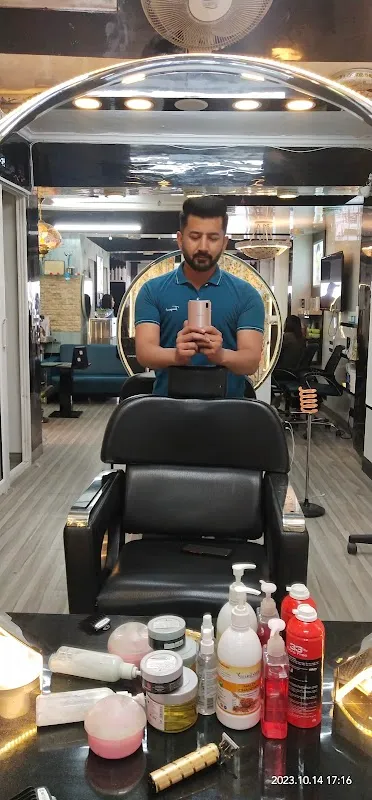 S&U Professional luxury Unisex Salon