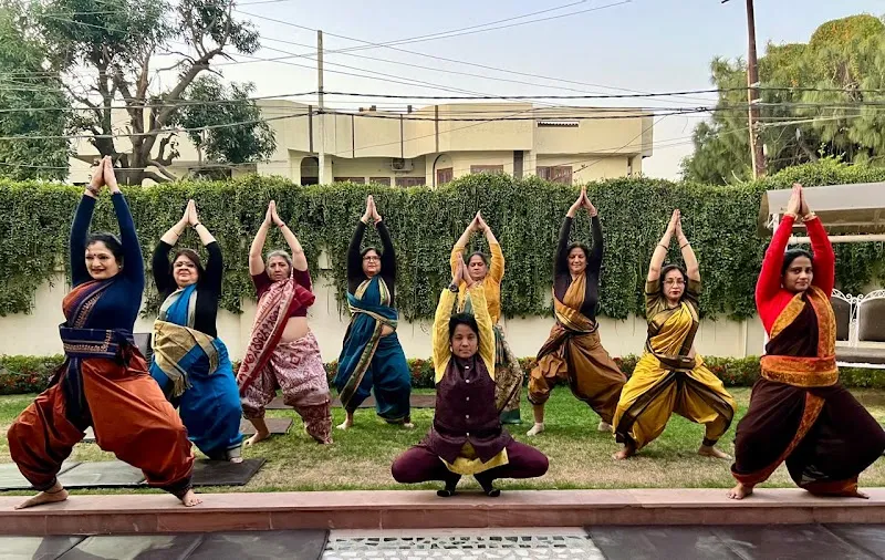 DAILY YOGA