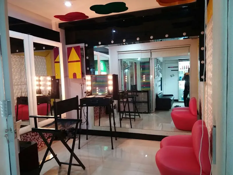 Loreal Skin Care Beauty Salon & Makeup Studio|Best Bridal Makeup Artist In Dhanbad|Best Beauty Parlour In Dhanbad