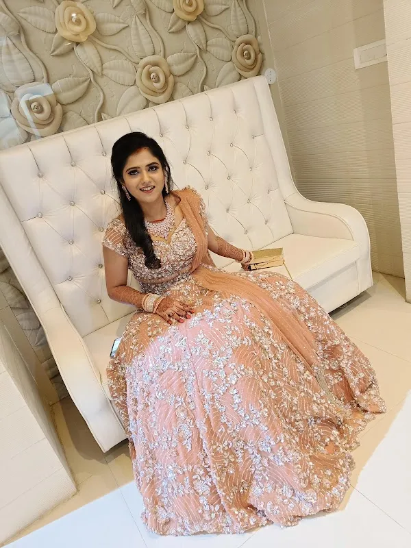 Loreal Skin Care Beauty Salon & Makeup Studio|Best Bridal Makeup Artist In Dhanbad|Best Beauty Parlour In Dhanbad