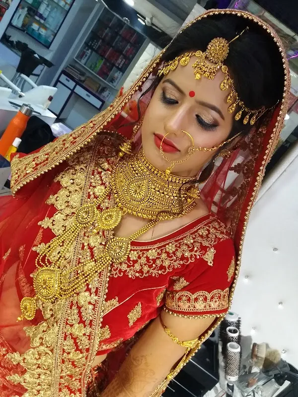 Loreal Skin Care Beauty Salon & Makeup Studio|Best Bridal Makeup Artist In Dhanbad|Best Beauty Parlour In Dhanbad