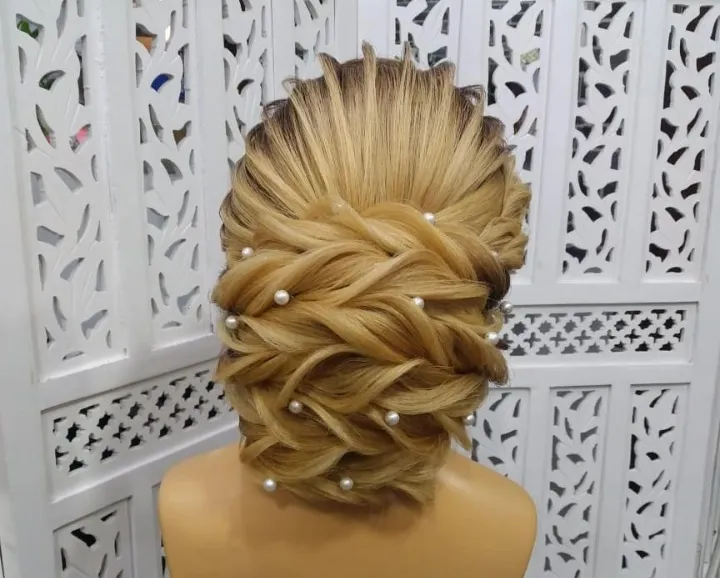 Loreal Skin Care Beauty Salon & Makeup Studio|Best Bridal Makeup Artist In Dhanbad|Best Beauty Parlour In Dhanbad