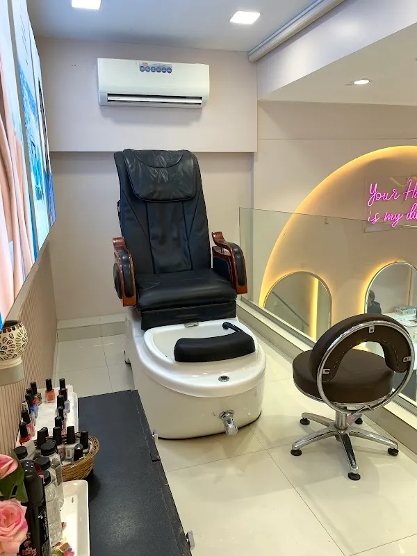 LookWell Salon - GNP Galaxy, Ambernath