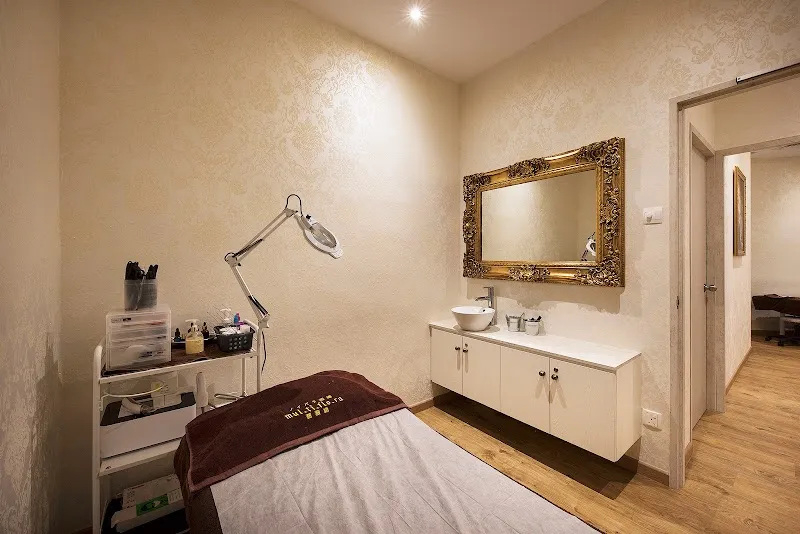 Multiflora TCM Spa - Century Square