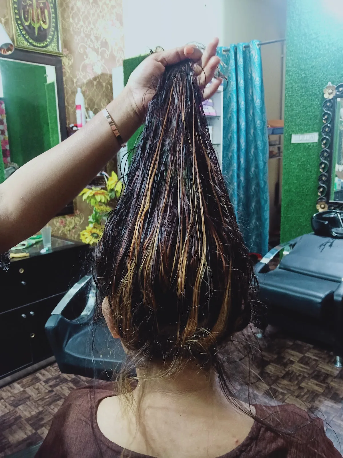 ROYAL BEGUM'S HERBAL BEAUTY PARLOUR