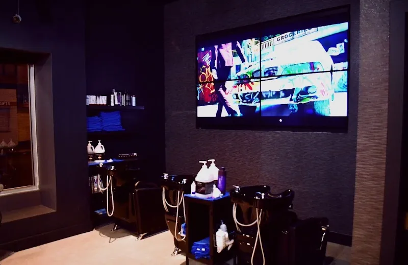 Volar Salon
