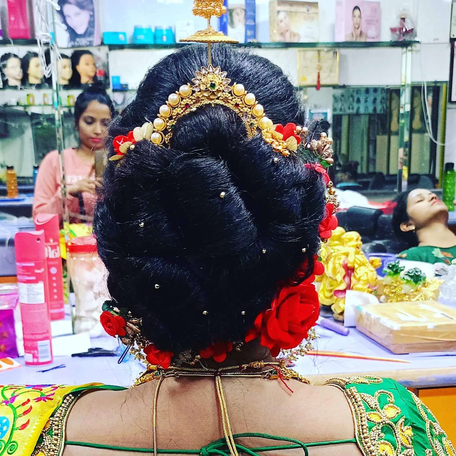 Nirmiti Parlour