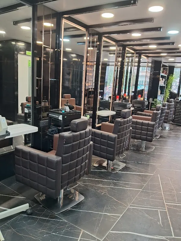 The Signature Unisex Salon – Skin | Hair | Makeup