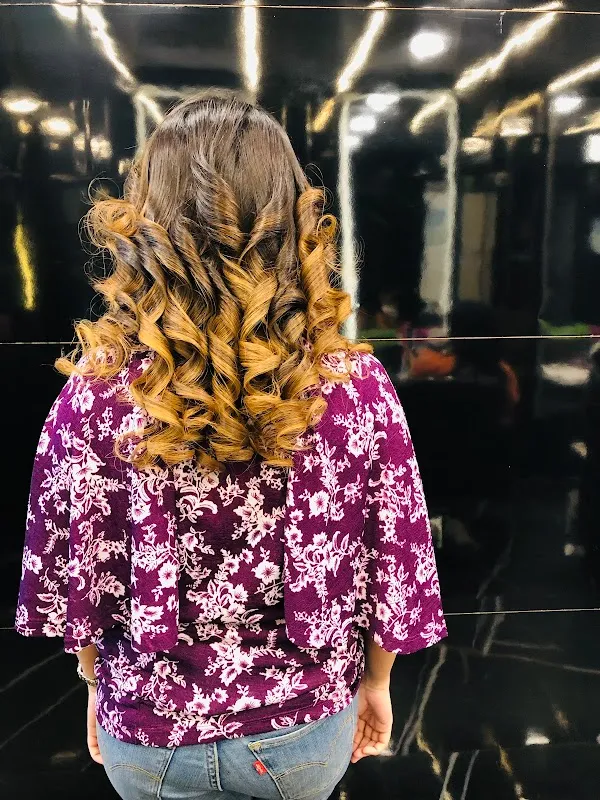The Signature Unisex Salon – Skin | Hair | Makeup