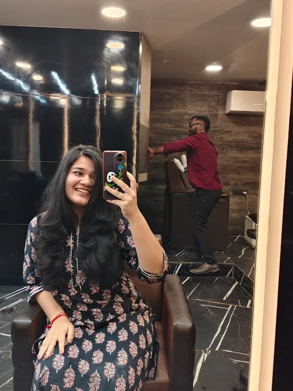 The Signature Unisex Salon – Skin | Hair | Makeup