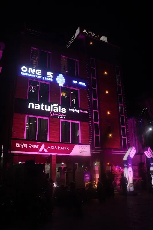 Naturals Signature Salon & Spa Pokhariput