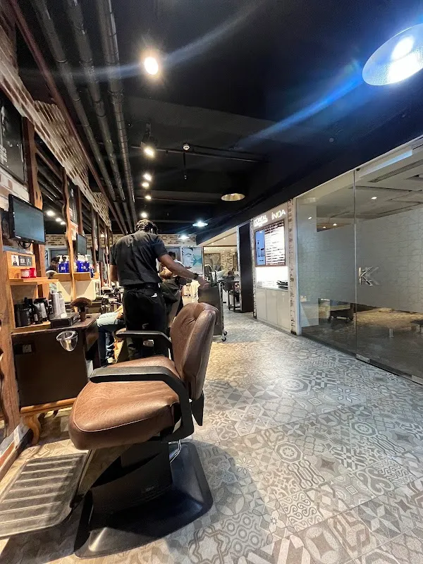 Looks Salon, Pacific Mall, Subhash Nagar