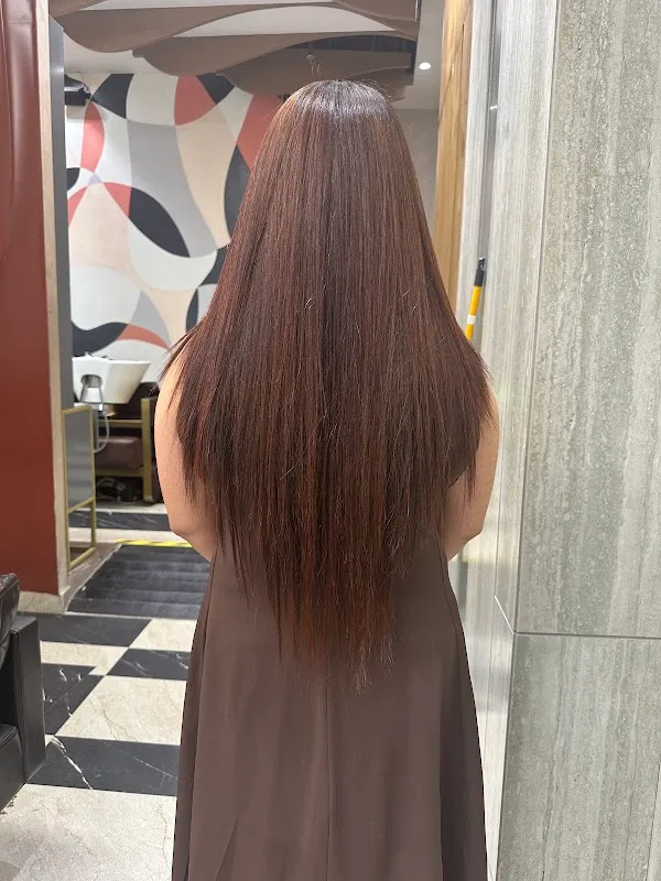 Looks Salon, Pacific Mall, Subhash Nagar