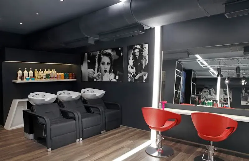 Lakme Salon in MG Road,Agra