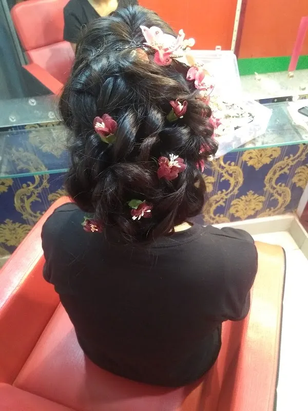 Sparkle Beauty Salon( only for ladies)