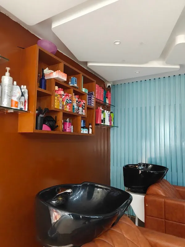 Silver Cloud Unisex Salon