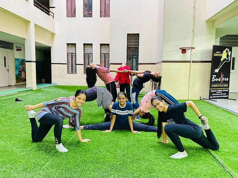 Buskers Dance Institute, Bani park
