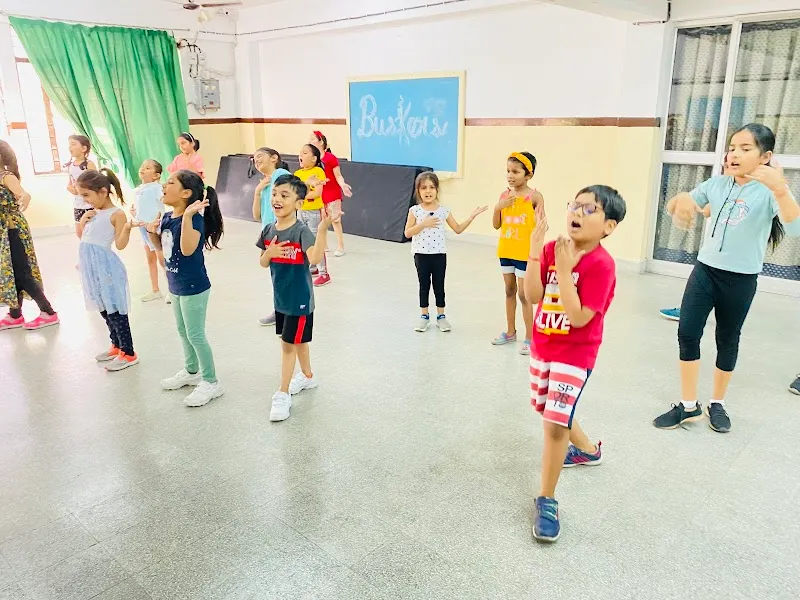 Buskers Dance Institute, Bani park
