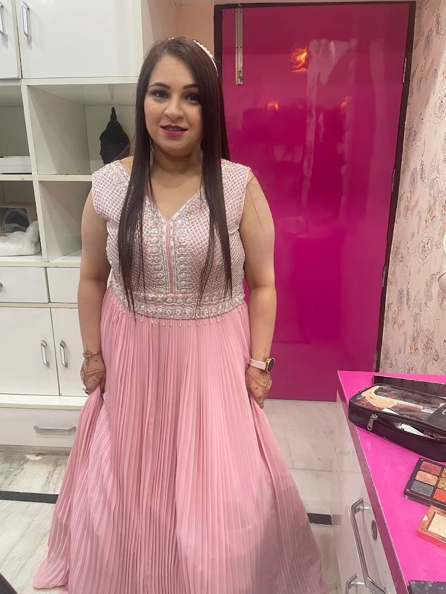 Saloni Beauty Salon