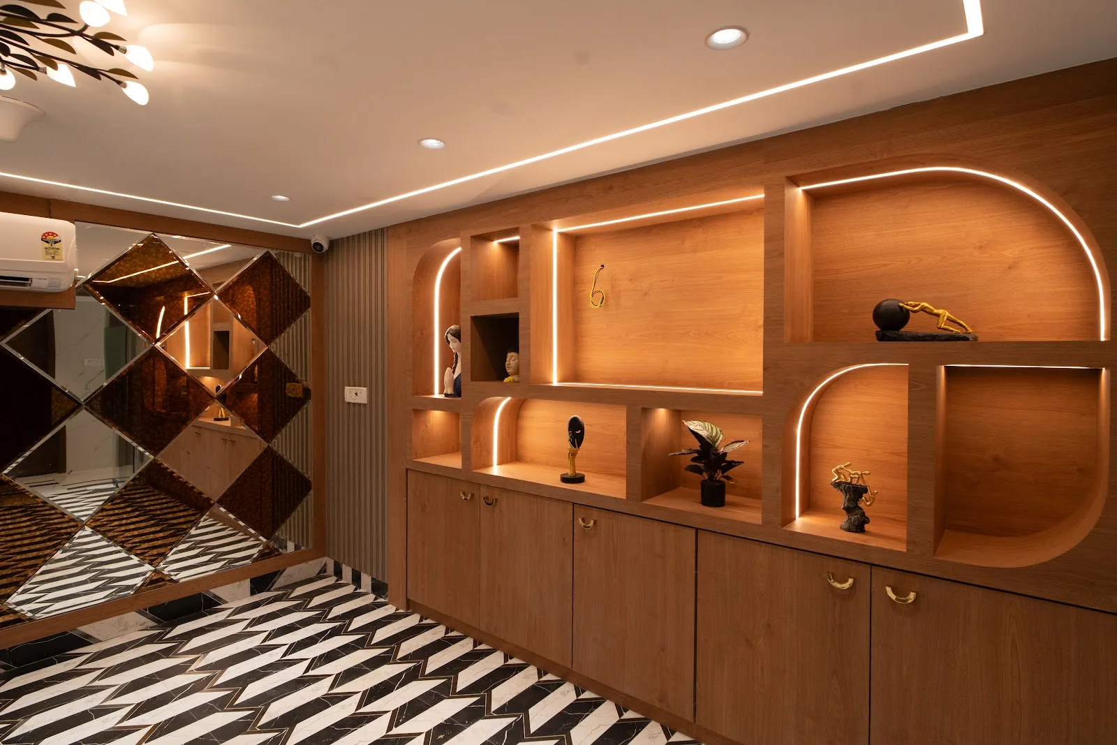 Envi Salons and Aesthetics - Juhu