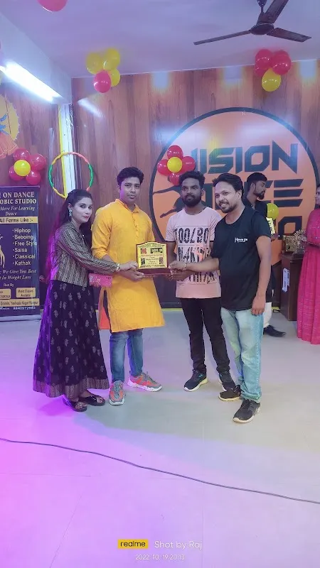 RAJ RAJNI DANCE CLASSES