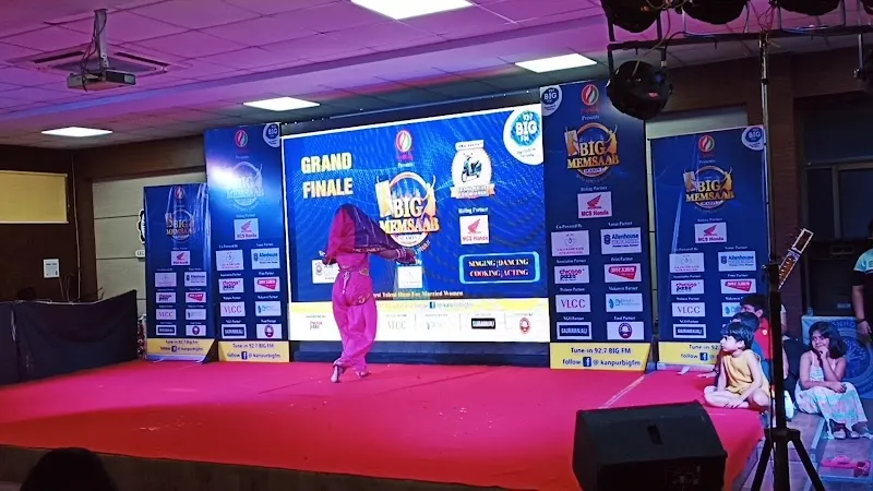 RAJ RAJNI DANCE CLASSES