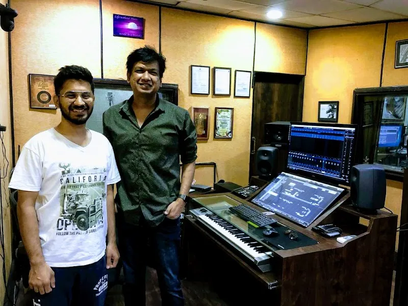 Pranava Studios(tm)(r)