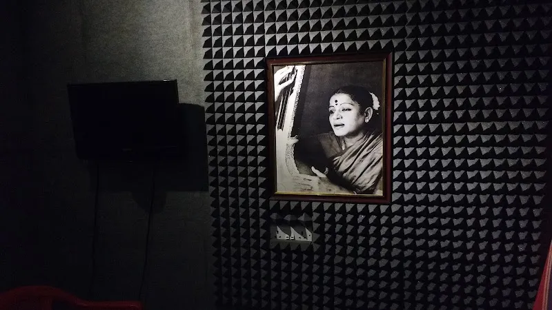 Pranava Studios(tm)(r)
