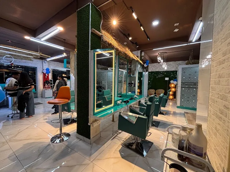 Makeshine Unisex Salon