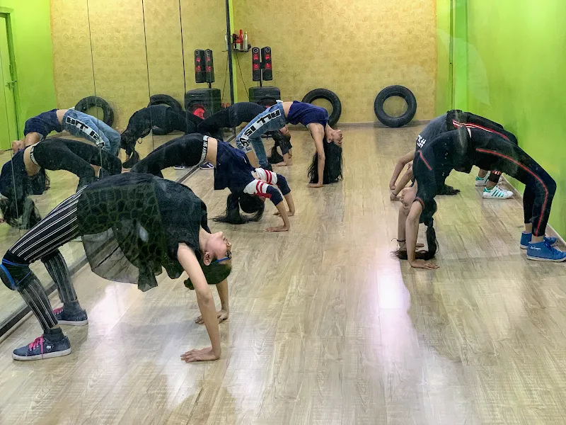 Amplitude Dance Crew
